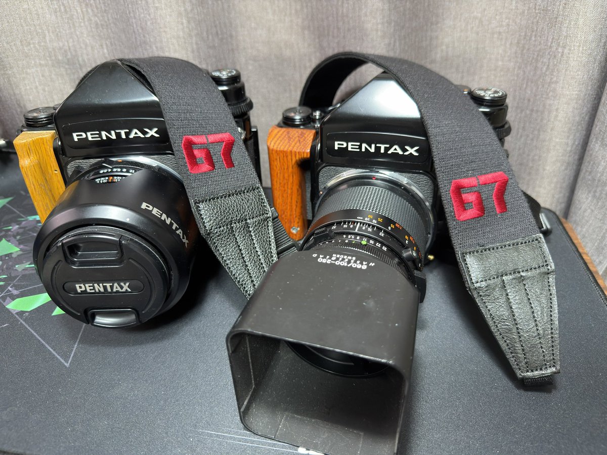 PENTAX67のVマウント改造機 先日色々伺って 初めてマジマジと中を見て
