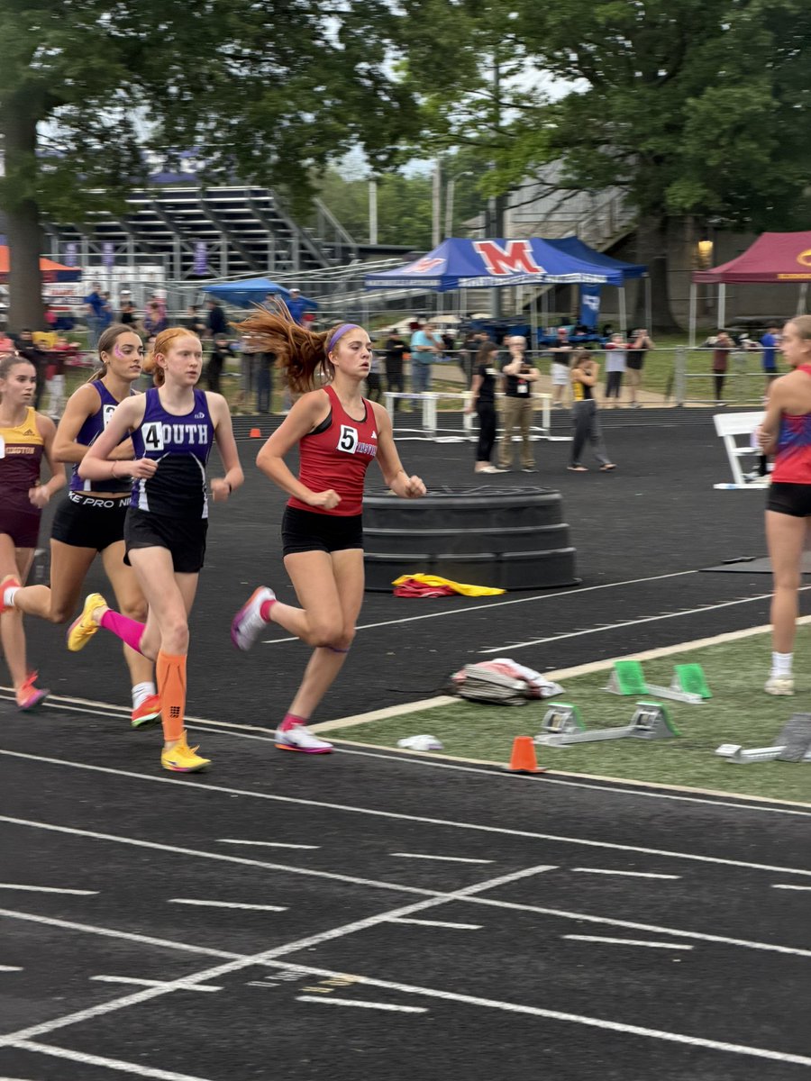 ArtesianNation's tweet photo. Barco advances to the State in the 800! @MSDMartinsville @ericbowlen @BellCatMHS @ArtesiansUnited https://t.co/HHbd8gSMAq