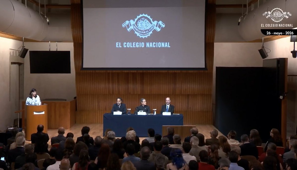 ColegioNal_mx's tweet photo. #EnVivo. Ya comenzó la Lección inaugural de Alejandro González Iñárritu: “La alucinación consensuada”. 

Participan: @FelipeLeal_Arq y @JuanVilloro56.

👉Transmisión en línea: https://t.co/VPvG3o2t7h

@cultura_mx @CCCMexico @Est_Churubusco @cimagen @FilmotecaUNAM @ach_CDMX @CinetecaMexico @Centro_CDMX
