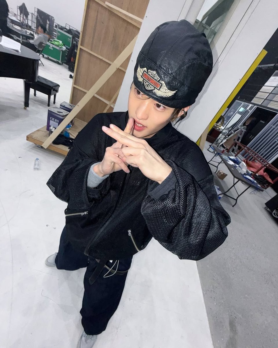 timetosohee's tweet photo. 250527 @ riize_official
그림자 분신술 👥

#라이즈 #RIIZE #소희 #SOHEE https://t.co/BB4tlINsXt