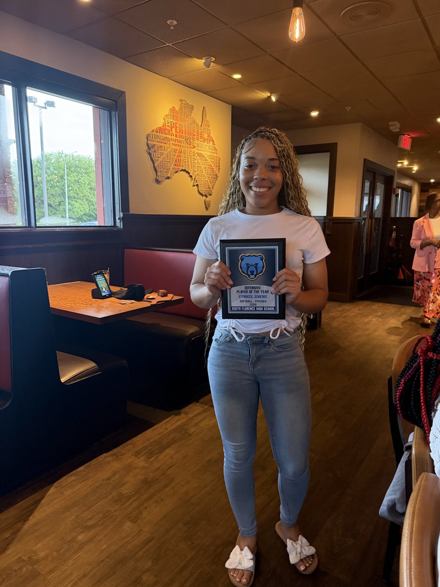SFloSoftball's tweet photo. End of the year awards and supper tonight. 4 kids received individual awards. 
Reagan Rowsey- MVP
Blakely Blue- Leadership Award
Page White- Offensive Player of Year
Kynnedi Jenkins- Defensive Player of Year
Next year the plan is to be playing this week.
#ChasingRing6 https://t.co/TxQZQUUBxG