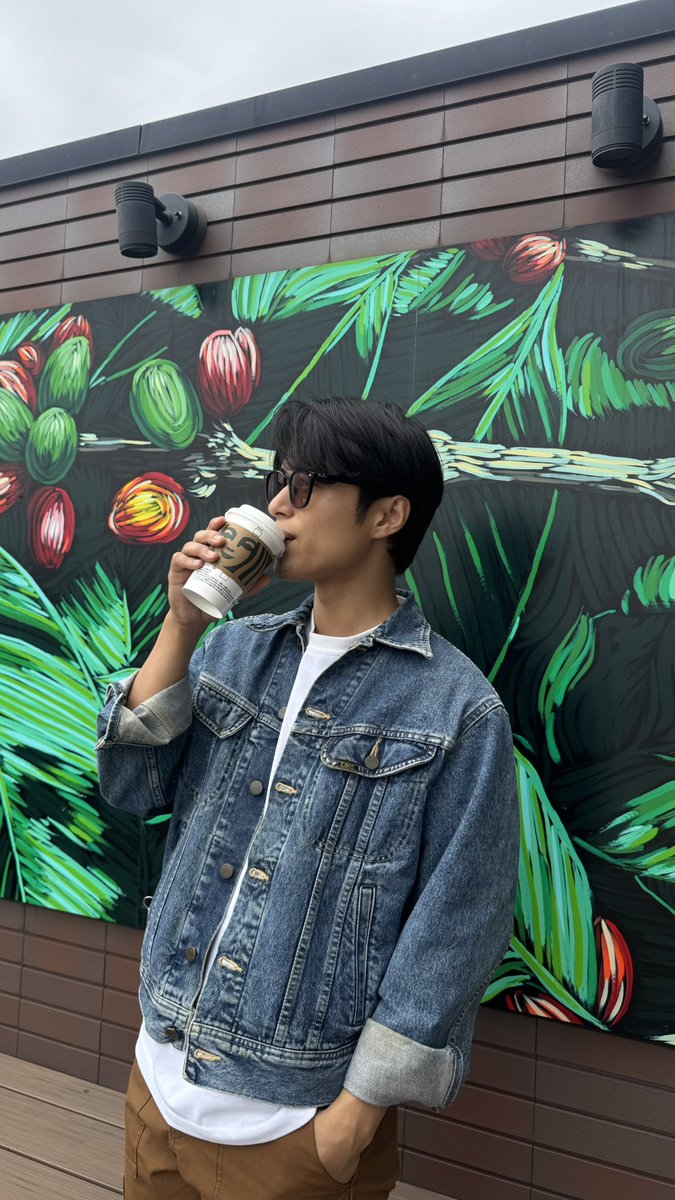 池本 おはよぉー☀️☕️ アイスコーヒーが美味しい気温ですねぇ💓 また