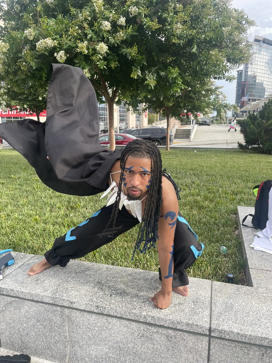 AlfredL21's tweet photo. My attempt at an acnologia cosplay loll fairy tail photoshoot was so fun can’t wait for the pics back

#momcon #fairytail #acnologia https://t.co/s1PX9JcNll