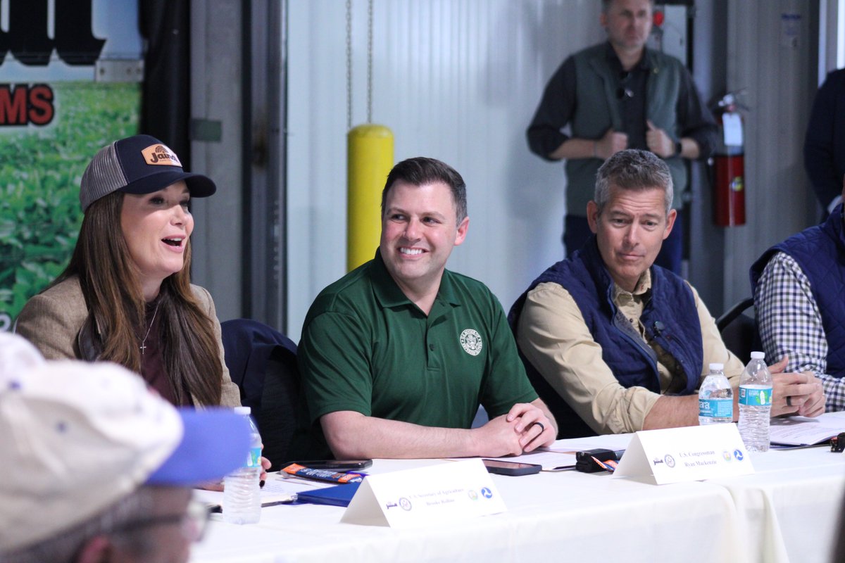 RepMackenzie's tweet photo. Thank you to @USDA Secretary Brooke Rollins, @SecDuffy, and our guests from throughout the Lehigh Valley and the Poconos for joining us at Jaindl Farms for a Farm to Table Roundtable. Farming and freight go hand in hand — powering our local economy, feeding our family, and keeping us moving. That’s why we’re investing in the needs of our farmers and freight operators. 

✅ Bringing home over $1 million to repair local infrastructure
✅ Bringing home $2 million to support expansions at ABE Airport
✅ Delivering tax relief for farmers and small business owners
✅ Providing additional resources to support farmers