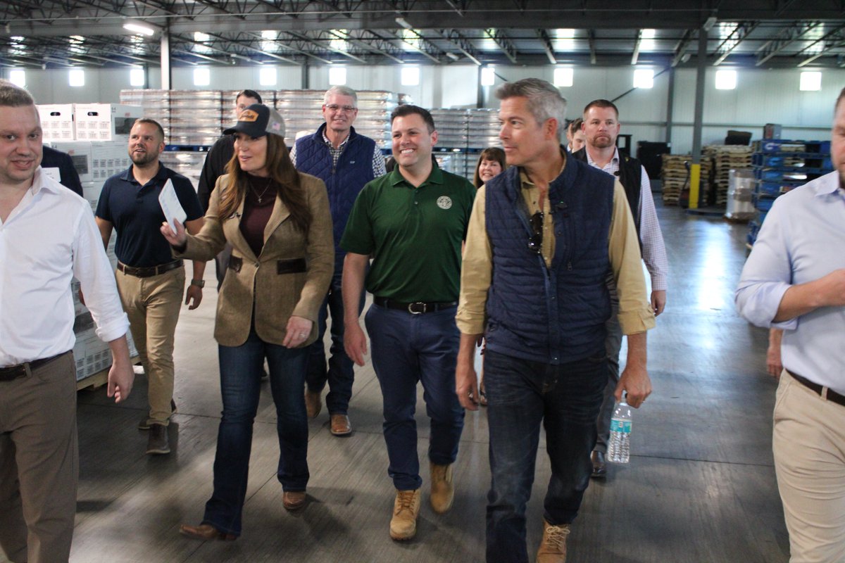 RepMackenzie's tweet photo. Thank you to @USDA Secretary Brooke Rollins, @SecDuffy, and our guests from throughout the Lehigh Valley and the Poconos for joining us at Jaindl Farms for a Farm to Table Roundtable. Farming and freight go hand in hand — powering our local economy, feeding our family, and keeping us moving. That’s why we’re investing in the needs of our farmers and freight operators. 

✅ Bringing home over $1 million to repair local infrastructure
✅ Bringing home $2 million to support expansions at ABE Airport
✅ Delivering tax relief for farmers and small business owners
✅ Providing additional resources to support farmers