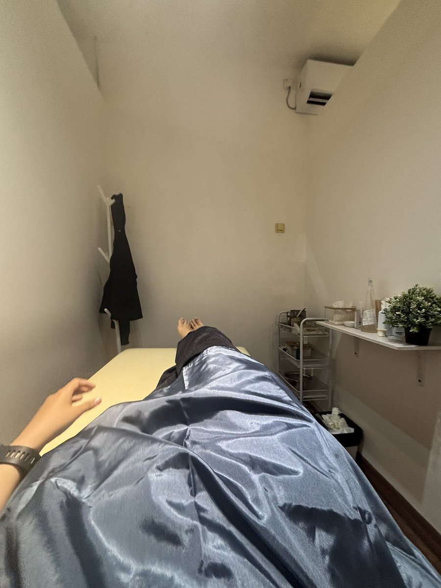 xiofle's tweet photo. Waxing https://t.co/E4suyHFSvm