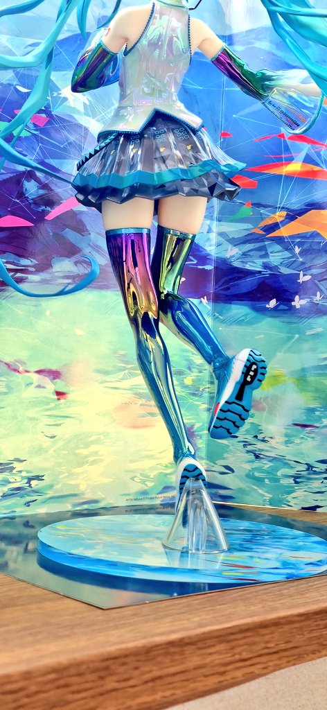 rairan_cos's tweet photo. 世界よ
これが
初音ミクだ https://t.co/U4L6oTYjI9