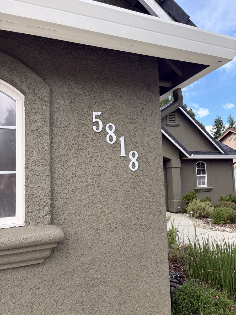 TheMeltedMonkey's tweet photo. Check out this address I delivered to today. Kinda interesting 🧐 https://t.co/DjYgkN74s2