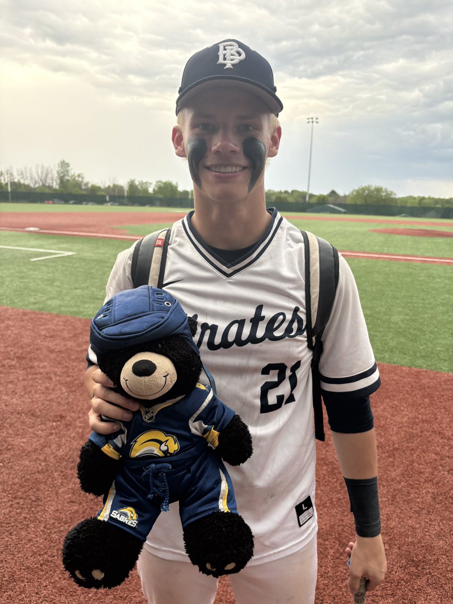 bayportbaseball's tweet photo. The Pirates get back on track with a 4-1 r win.The Pirates finish the season at 22-3 and will be the 1 seed in their sectional. #piratepride

@Parker_Lawson4 - 5 IP 3 hits 8 ks
@HeierCayden - 2-2 rbi
@ethan_orlando5 - 1-2 3b
@Arthur_Adams10 - 1-2 2b rbi
@PrepBaseballWI https://t.co/tY0XSmqbCA
