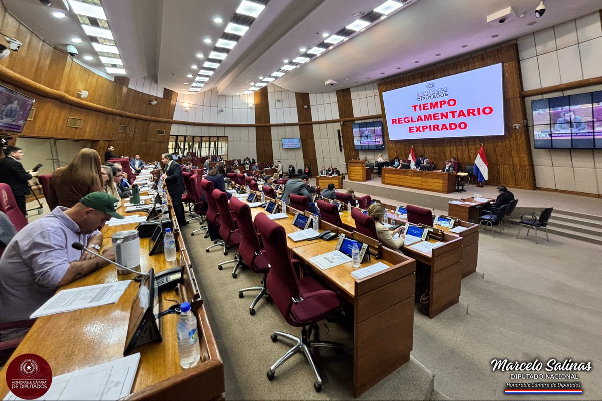 MarceloSalinasd's tweet photo. En la fecha se llevó a cabo la Sesión Extraordinaria de la Cámara de Diputados, donde junto a mis pares analizamos y debatimos importantes puntos establecidos en el orden del día, en el marco del trabajo legislativo y el compromiso con la ciudadanía. 🏛️🇵🇾

#MarceloSalinas https://t.co/3XlsZkztEO