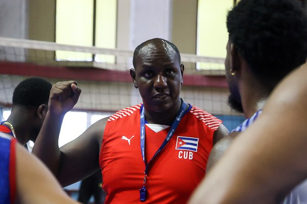 jit_digital's tweet photo. Anuncian equipo para inicio de la Liga de Naciones de #Voleibol
Su director, Jesús Cruz, dio a conocer los 14 hombres que jugarán en China del 10 al 14 de junio. #Cuba #VNL2026 #DeporteCubano #InderCuba65 
https://t.co/YNgVbPmH6b https://t.co/E4SkXSTzU6