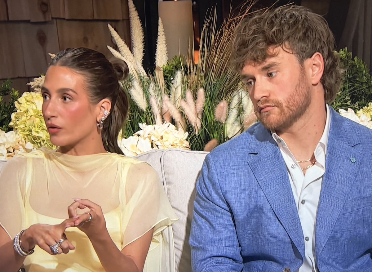 Dustin_Cone's tweet photo. Amanda trying to defend sleeping w/ West while getting caught LYING to Ciara 

How does Amanda not comprehend how LUDICROUS this sounds?!?! #SummerHouse https://t.co/t5MgX8KpMd