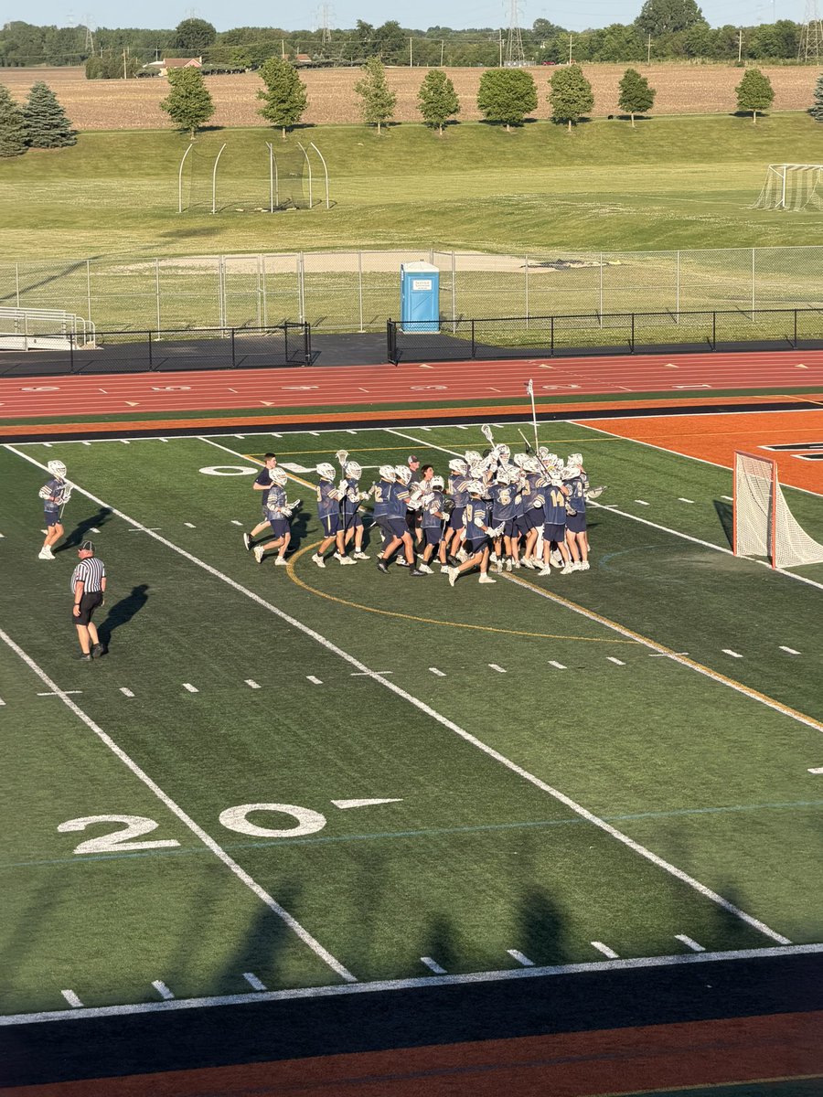 lemont_football's tweet photo. Great job tonight @Lemont_Lacrosse. Good luck Friday night in the Sectional Finals #WeAreLemont https://t.co/oJOPZUhK4R