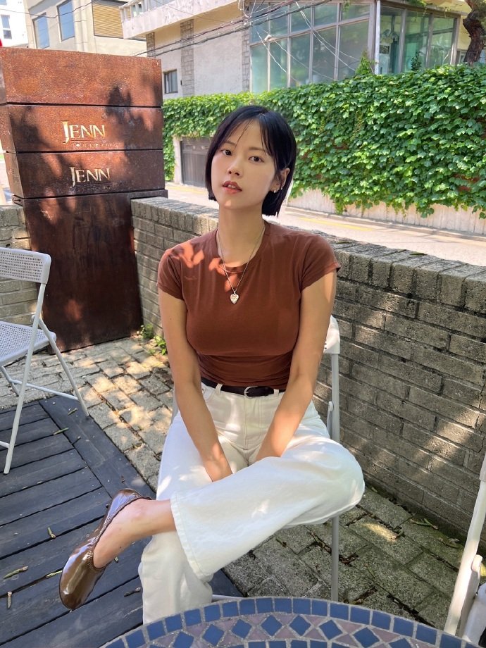 tyrone1349's tweet photo. 今天学到一个新名词：知识的诅咒

意思就是：
你一旦把某件事搞懂了
就很难再理解“不懂的人”到底是什么感觉
看完瞬间恍然大悟，这词也太准了！ https://t.co/qN2IjdsNBq