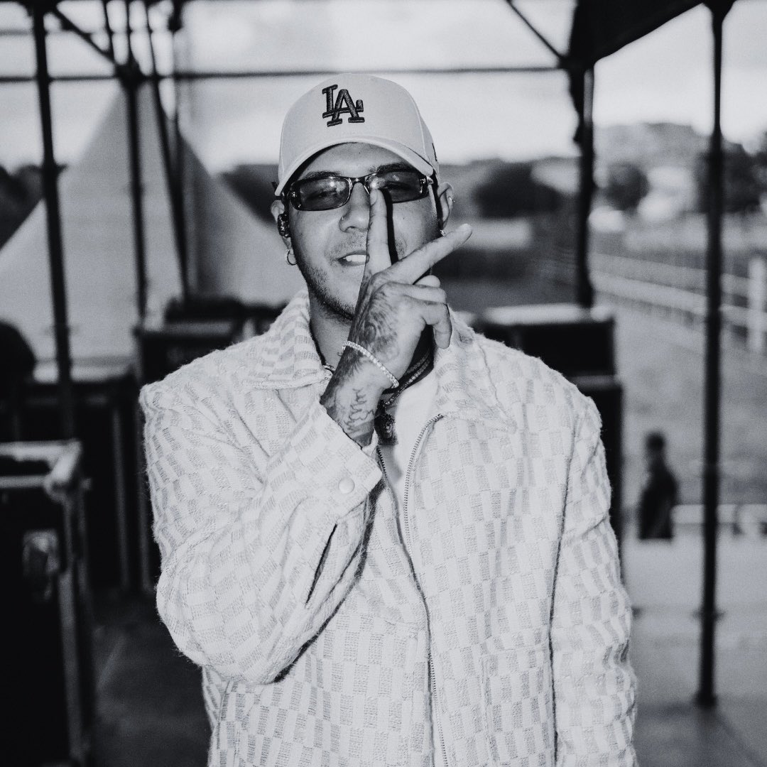 Bozamusica's tweet photo. Buenas noches 🖤 https://t.co/YBGhRPe4bA