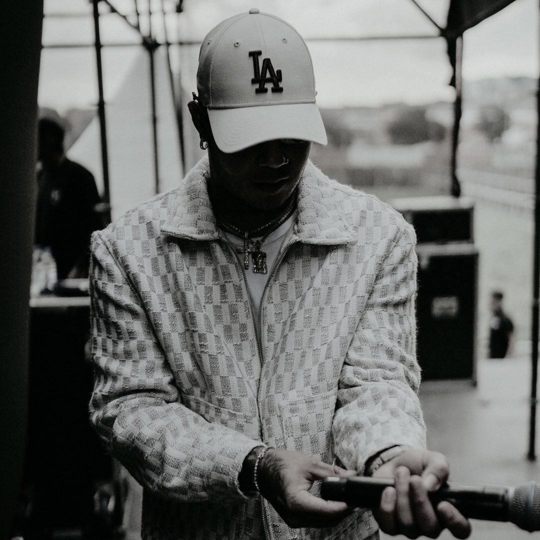 Bozamusica's tweet photo. Buenas noches 🖤 https://t.co/YBGhRPe4bA