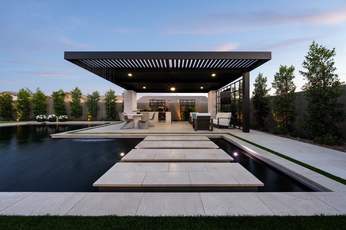 calpool's tweet photo. Resort-style luxury, from the comforts of home 🤩 

This stunning geometric pool design looks sharp from every angle, with clean lines and sleek enhancements. Every feature was designed to create a space that feels elevated, sophisticated, and effortlessly relaxing 🖤 https://t.co/TkxRD64ccG