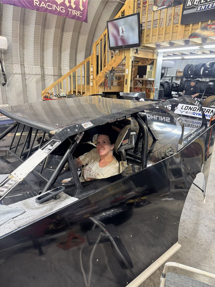 jacqbrush's tweet photo. Successfully bled the brakes, so I’m basically the crew chief now 🤪 Racing the next 2 nights with @WoOLateModels &amp; @HudsonONeal71! 🤗 https://t.co/ZrXLd5BasC