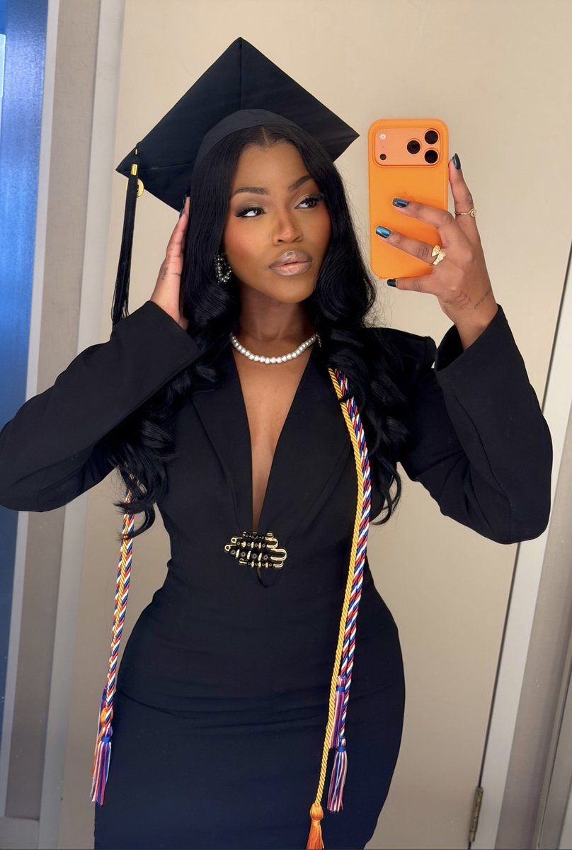 DomtheProb's tweet photo. 👩🏾‍🎓🖤 https://t.co/P6yLhat5uw