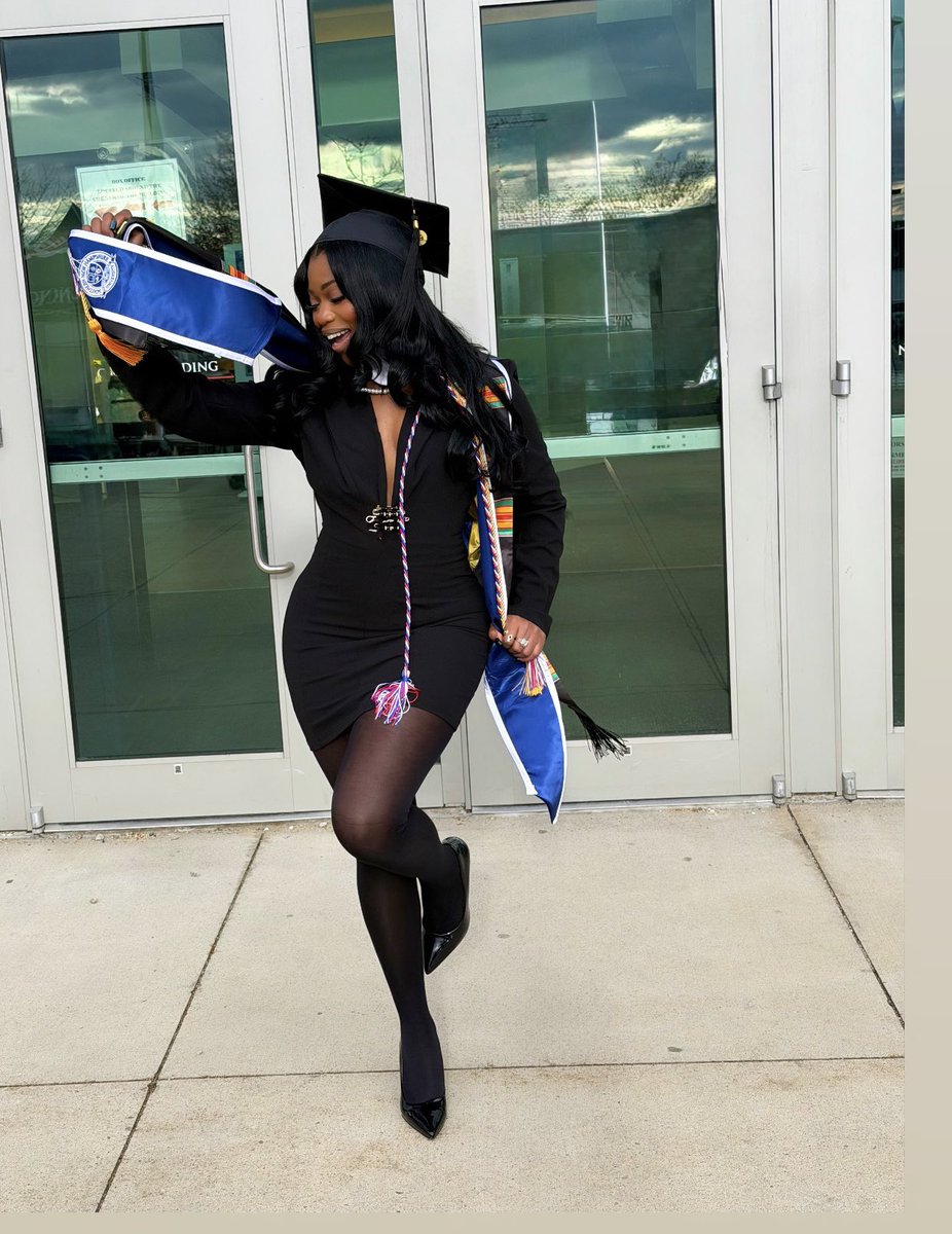 DomtheProb's tweet photo. 👩🏾‍🎓🖤 https://t.co/P6yLhat5uw
