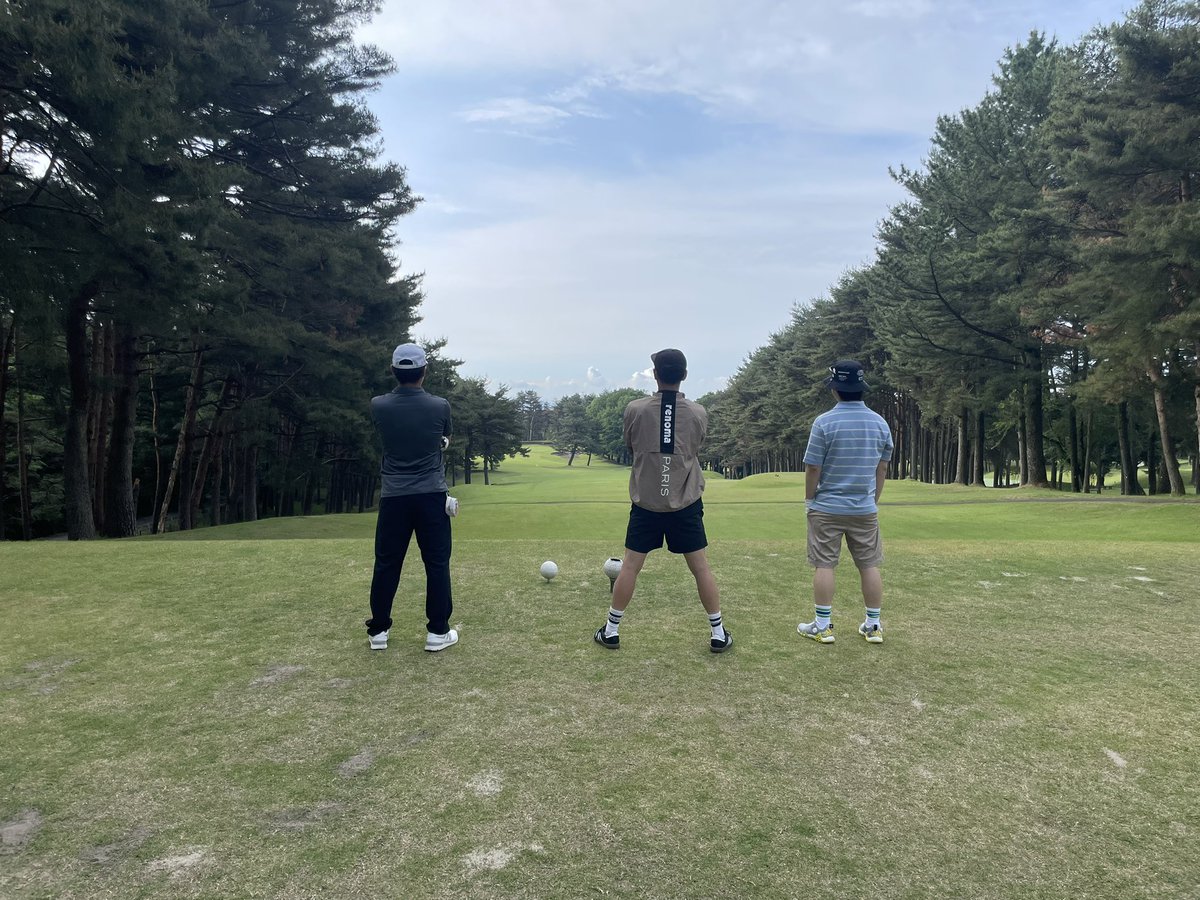 megolf297's tweet photo. 今日は始めたばかりの後輩2人の子守り役で参戦です🫡

⛳️桐生カントリークラブ⛳️ https://t.co/LqbrwcXq6f