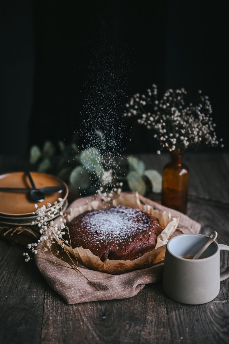 munsamolinos's tweet photo. 🥧 ¿Quién dijo que el arte solo se hace en lienzos? En el mundo de la repostería, tus tartas son el escenario perfecto para crear piezas únicas, y el ingrediente secreto para decorarlas: la harina.

📖 Aprende el paso a paso en nuestro blog: 👉 https://t.co/4hPSX7ckhl https://t.co/IikFEEgTK7
