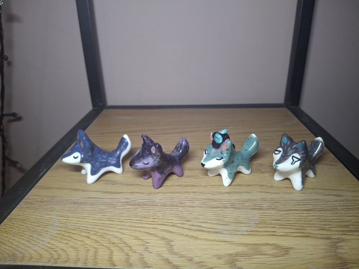 sosadchip's tweet photo. The little wolves are done baking. OMG, they’re so cute!

 #ceramic #clay #handmade #figurine #ceramicfigurine #creatures #clayart https://t.co/LTeweXsy6b