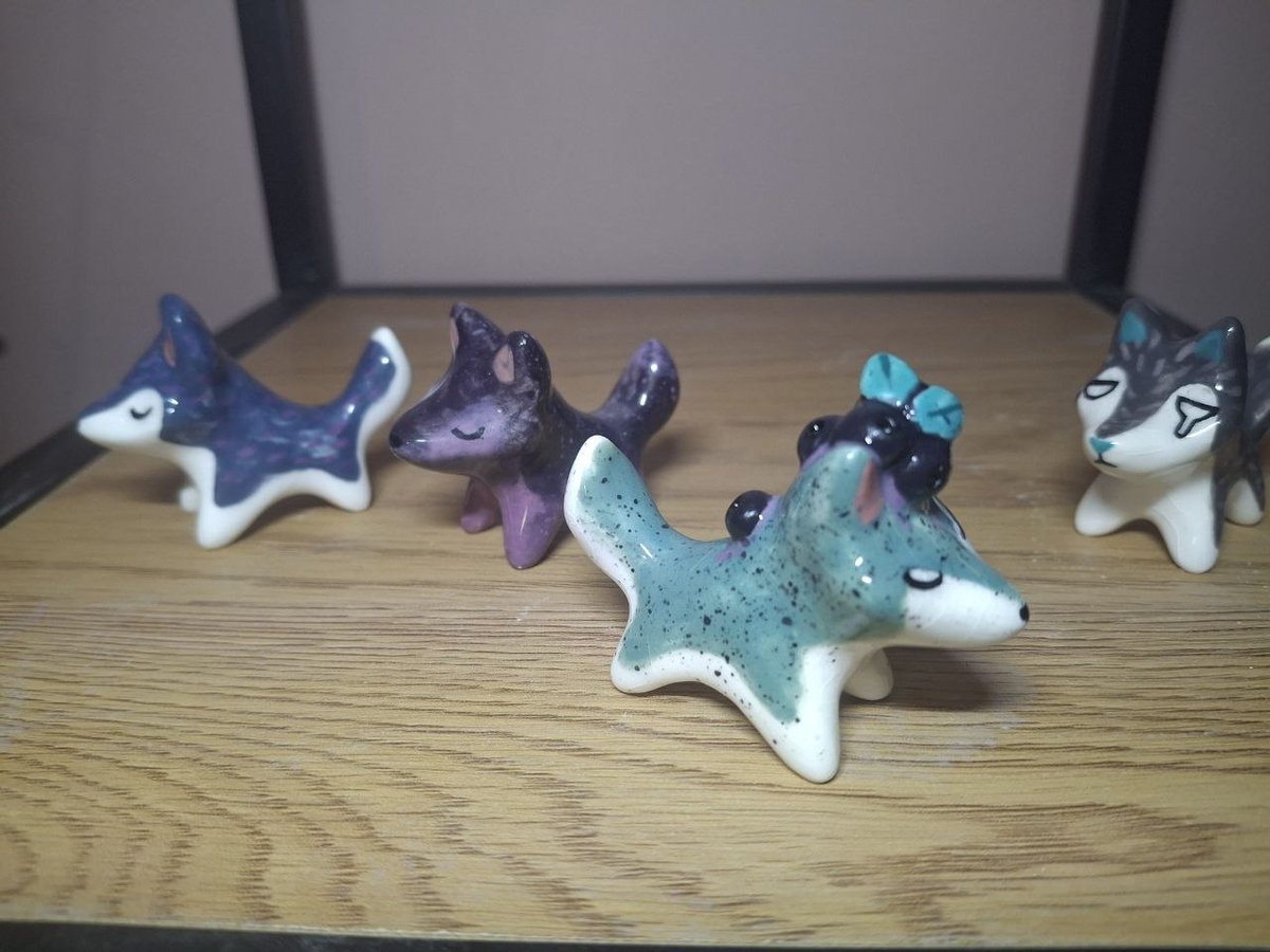 sosadchip's tweet photo. The little wolves are done baking. OMG, they’re so cute!

 #ceramic #clay #handmade #figurine #ceramicfigurine #creatures #clayart https://t.co/LTeweXsy6b