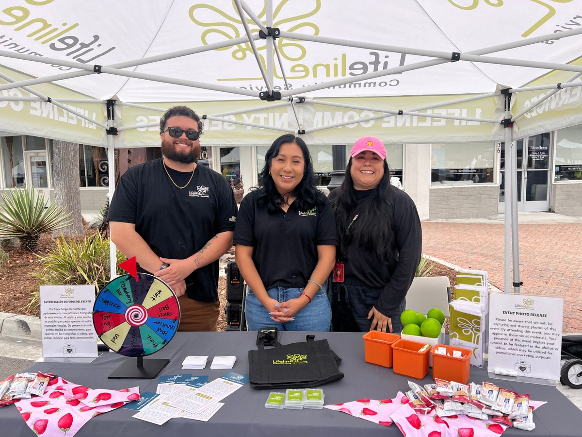 lifeline_cs's tweet photo. What a sweet Sunday at the Vista Strawberry Festival! 🍓 So great connecting with the community and sharing what Lifeline is all about. Thank you to the Vista Chamber of Commerce for a wonderful event! 💚 #VistaStrawberryFestival #LifelineCommunityServices https://t.co/i1O8UZCbUJ