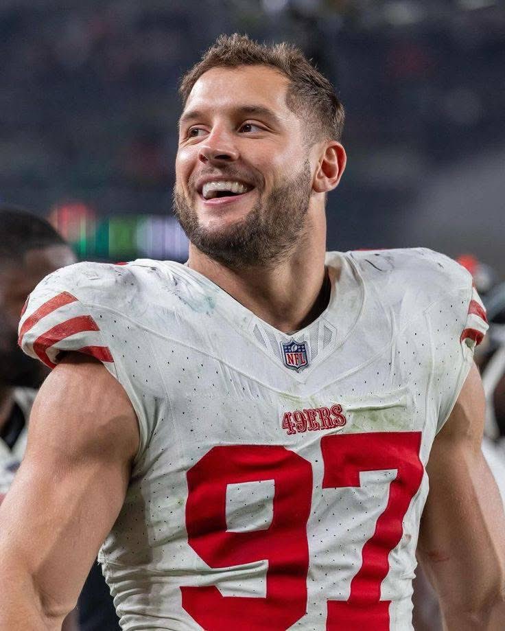 jockcult's tweet photo. Nick Bosa
📏 1,93 m • ⚖️ 121 kg • 🎂 28 anos
🏈 Jogador de futebol americano / Defesa • 🇺🇸 USA https://t.co/ciNMfNfa7a
