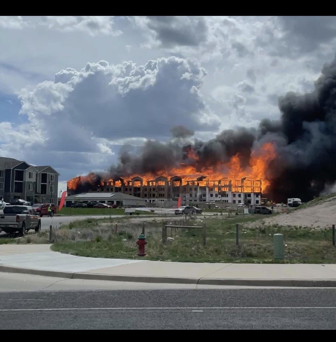 troypac's tweet photo. @Breaking911 About 6 miles from my house https://t.co/bIcWMdAkkJ