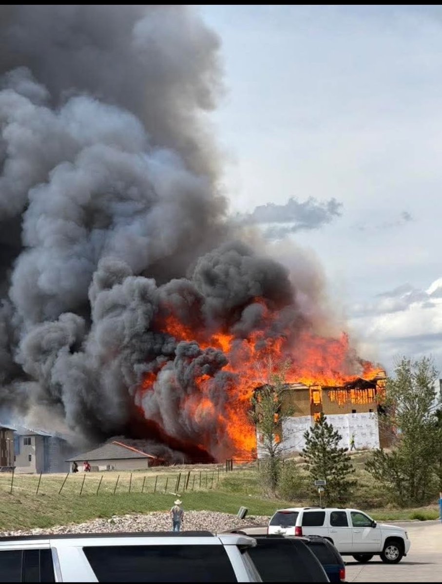 troypac's tweet photo. @Breaking911 About 6 miles from my house https://t.co/bIcWMdAkkJ