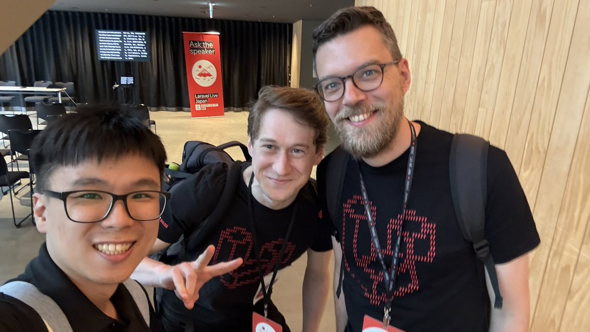 albert_cht's tweet photo. Selfie time with the Laravel folks! Day 1 was a blast. 🔥

#LaravelLiveJP https://t.co/ZT2gVbrlC6