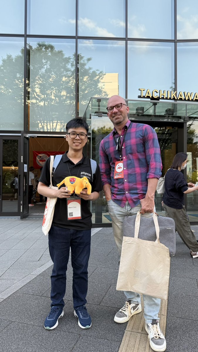 albert_cht's tweet photo. Selfie time with the Laravel folks! Day 1 was a blast. 🔥

#LaravelLiveJP https://t.co/ZT2gVbrlC6