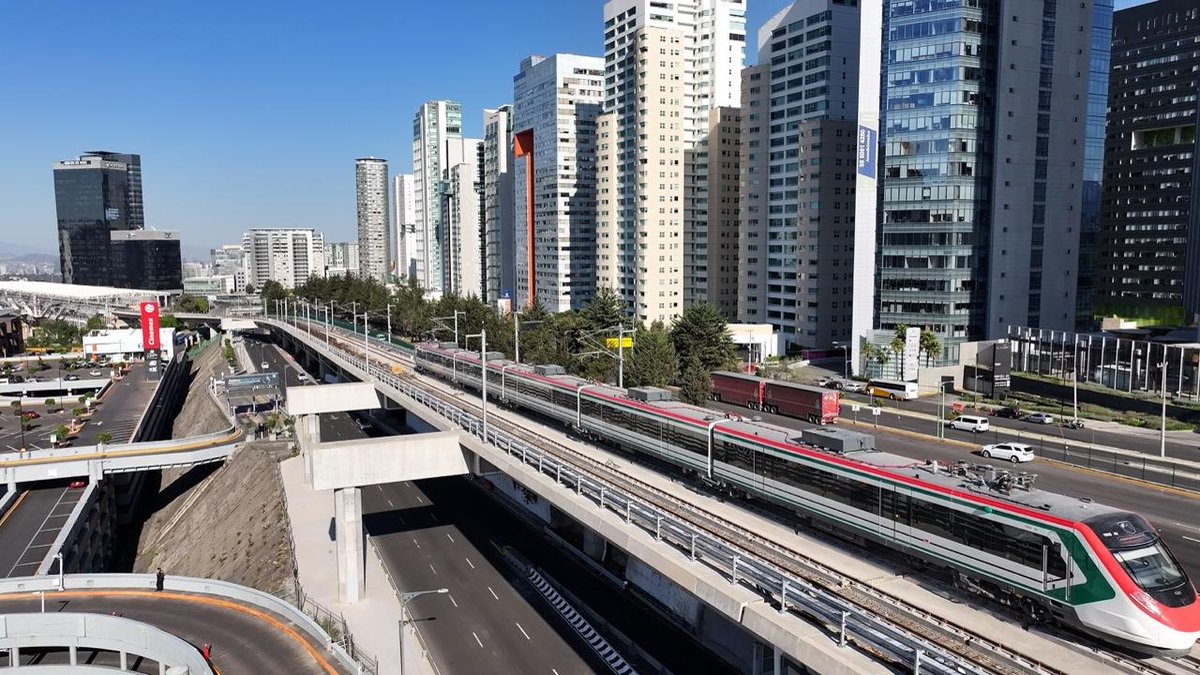 JBarcenas70583's tweet photo. El futuro de la movilidad ya está aquí. Con la inauguración de este nuevo tren por parte de la presidenta @Claudiashein, se da un paso histórico en la conectividad, modernidad y sustentabilidad de nuestro país. ¡Gran impulso a la infraestructura
#LaTransformaciónNoSeDetiene
#N8 https://t.co/6sftHoAFEO