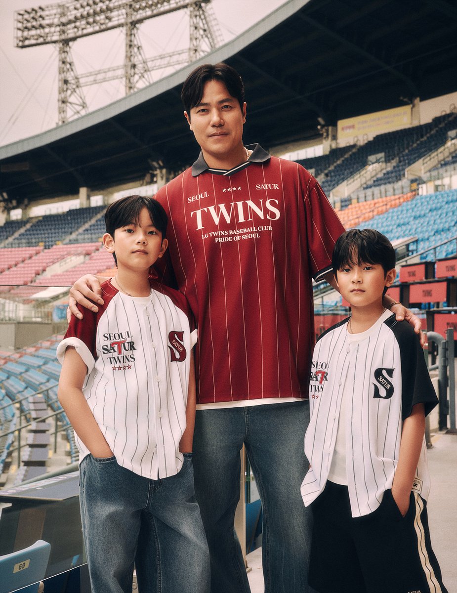 maeilupday's tweet photo. LG트윈스 팬의 ‘기록’을 스타일로 남긴다면?
세터(SATUR) X LG트윈스 팝업이 답입니다.
잠실에서 만나요. 그리고, 다시 플레이⚾🖤

#LGTWINS #LG트윈스 #세터 #SATUR #직관러 https://t.co/Ysvgdxf1vP