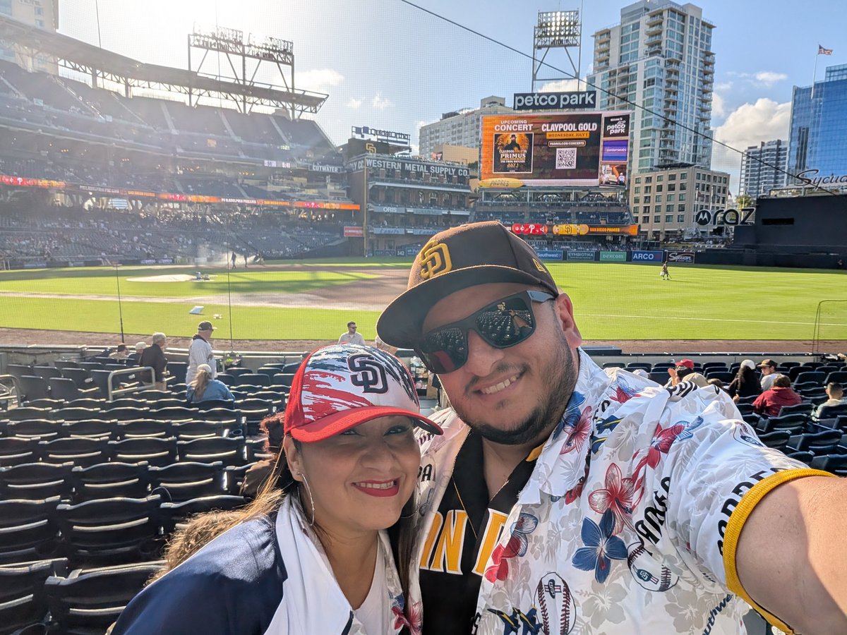 ed_moscoso's tweet photo. No one better to spend this special day watching the best team play. Go @Padres! Happy 21st Anniversary @JMoscoso ! Love you. 🥂 #forthefaithful https://t.co/gd16AGMU9S