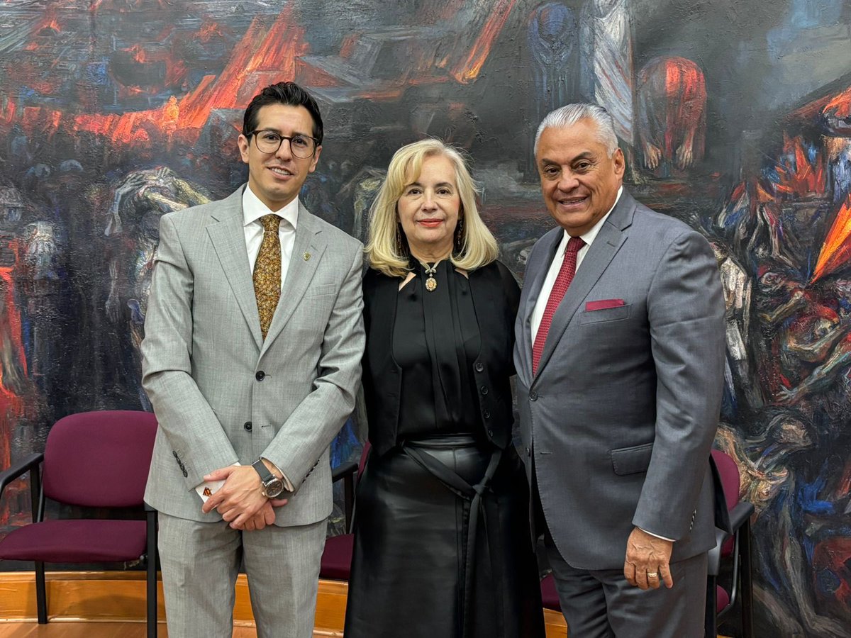 DerechoUNAMmx's tweet photo. En el segundo día del Congreso “Reflexión y crítica al procedimiento penal mexicano: una propuesta de reforma”, continuamos el análisis sobre los desafíos del sistema penal acusatorio en México. 📚✨

¡Les esperamos mañana para el tercer día de actividades! https://t.co/sZF2CI0Osz
