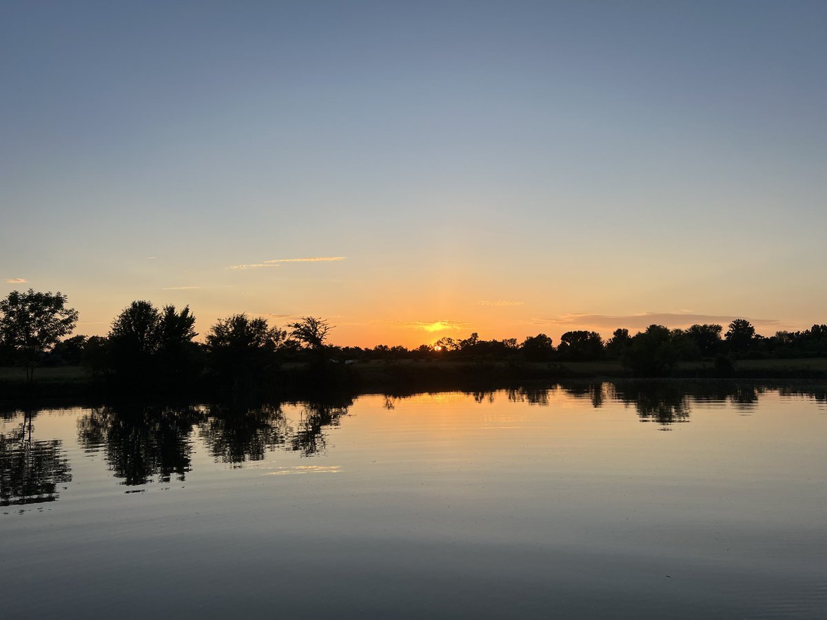 DrewClark3685's tweet photo. Another gorgeous sunset from the other night https://t.co/YTubXYbQuw