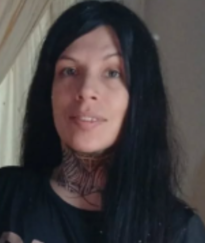 desaparecidaorg's tweet photo. Paula Gimena Jopia tiene 34 años, desapareció el 25/5/26 en El Calafate, provincia de Santa Cruz.  Es delgada, altura 1,65. Tiene ojos verdes. Vestía campera larga negra, pantalón jean negro y zapatillas Adidas negras. Por favor compartir y avisar #Urgente al☎️ 101 o 911 https://t.co/Hx6MQTVRtN