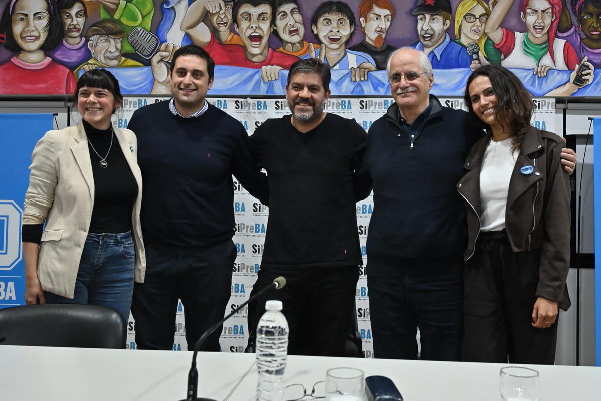 JorgeTaiana's tweet photo. 𝗗𝗘𝗟 𝗖𝗔𝗡𝗔𝗟 𝗠𝗔𝗚𝗗𝗔𝗟𝗘𝗡𝗔 𝗔𝗟 𝗘𝗦𝗧𝗥𝗘𝗖𝗛𝗢 𝗗𝗘 𝗢𝗥𝗠𝗨𝗭

En un mundo donde las rutas marítimas, los estrechos y los recursos estratégicos recuperaron centralidad geopolítica, la Argentina necesita volver a pensarse como un país bicontinental, fluvial, marítimo y bioceánico. Necesita una política marítima nacional, una estrategia logística soberana y una política exterior autónoma capaz de defender los intereses nacionales sin subordinación a agendas externas.

La discusión sobre la Vía Navegable Troncal y el Canal Magdalena es clave para definir qué modelo de país queremos construir en la Argentina del siglo XXI.

Gracias @CEDAF_Argentina por la invitación a debatir junto a @Carli_Bianco @marian_altieri y @AiuNesci