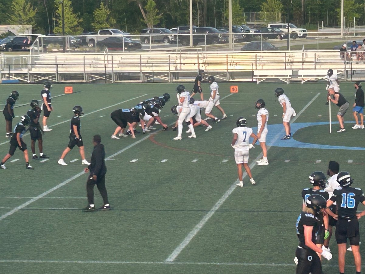 Hunt2028's tweet photo. Best thing about Spring practice is each one is a chance to get better! Season 3 loading….. https://t.co/4LtpTQ7xIf