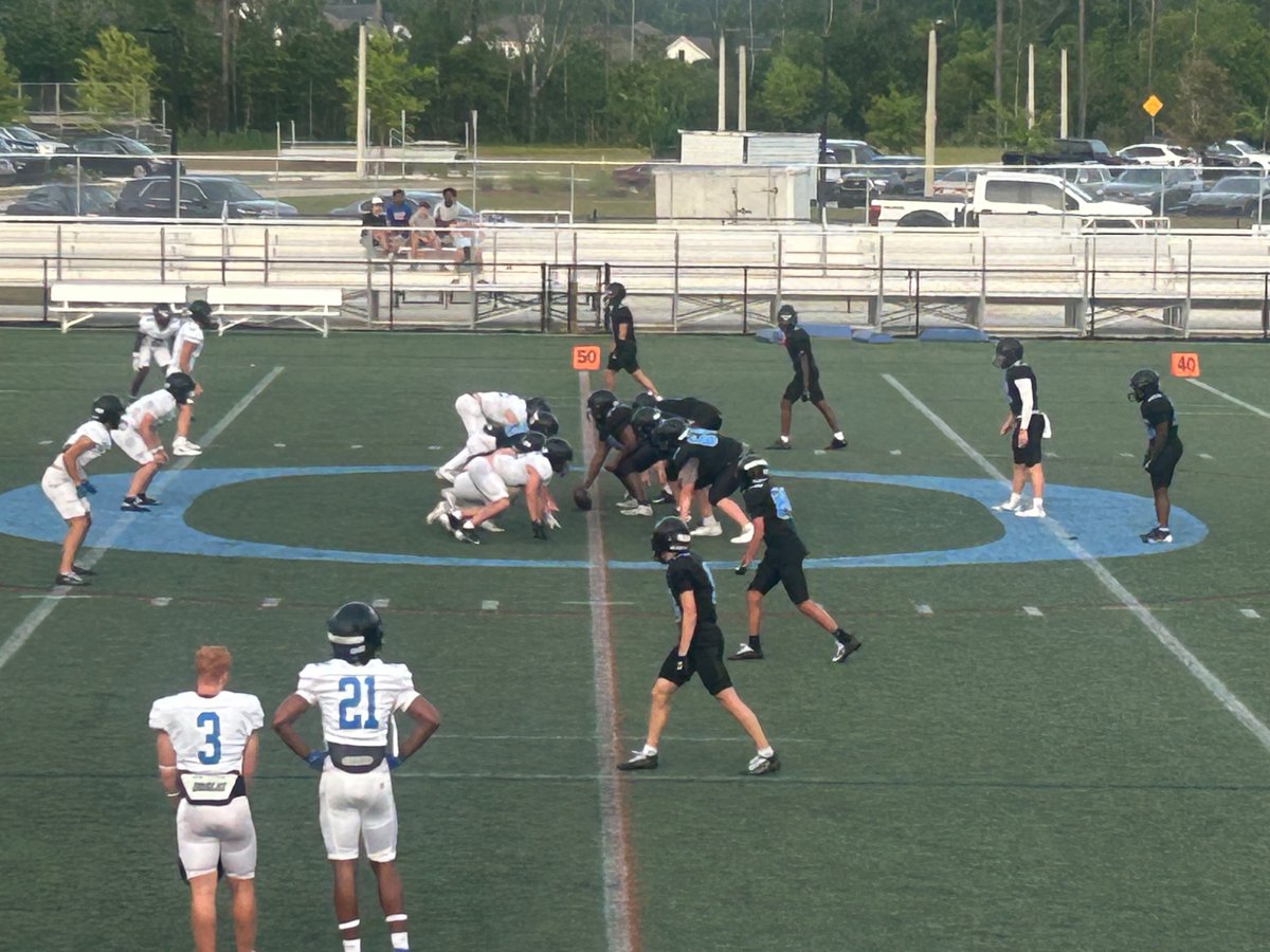 Hunt2028's tweet photo. Best thing about Spring practice is each one is a chance to get better! Season 3 loading….. https://t.co/4LtpTQ7xIf