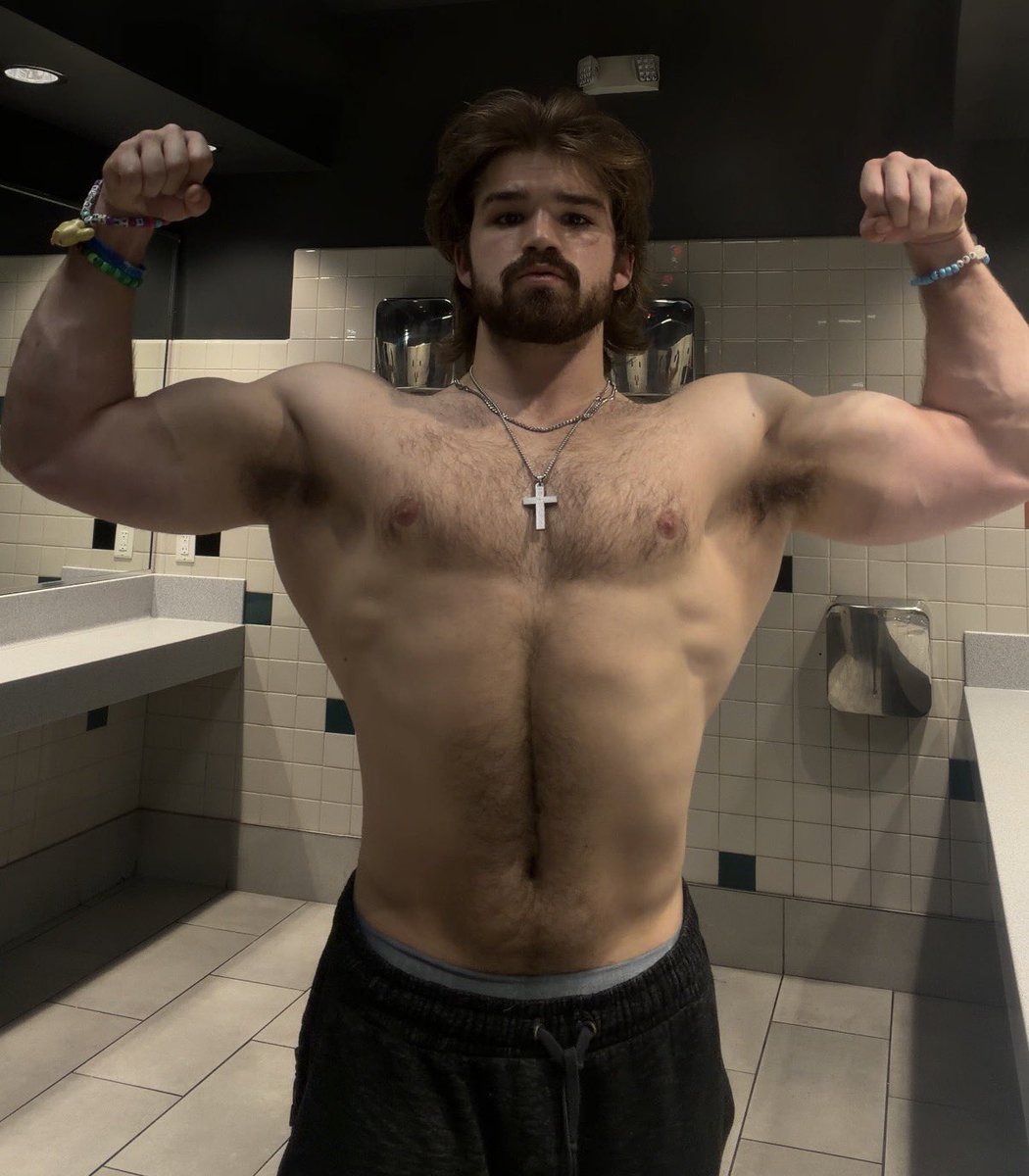 ry34827's tweet photo. Not a bad arm day🫡🫡 https://t.co/1sHJJOQzY7