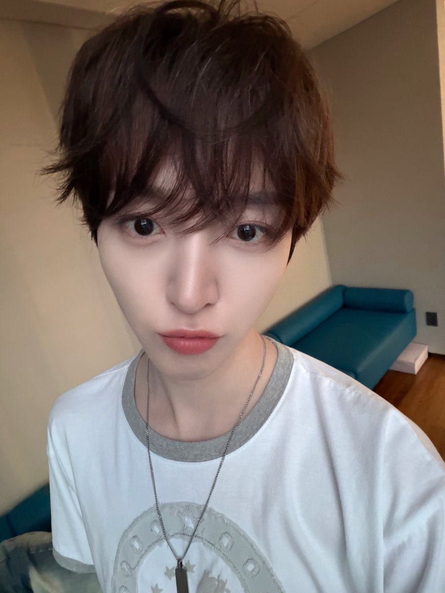 ddongh_'s tweet photo. 나 완전 화이팅 할 수 있을 거 같아.. 🫳🏻🫳🏻 https://t.co/kh08QeUVpK