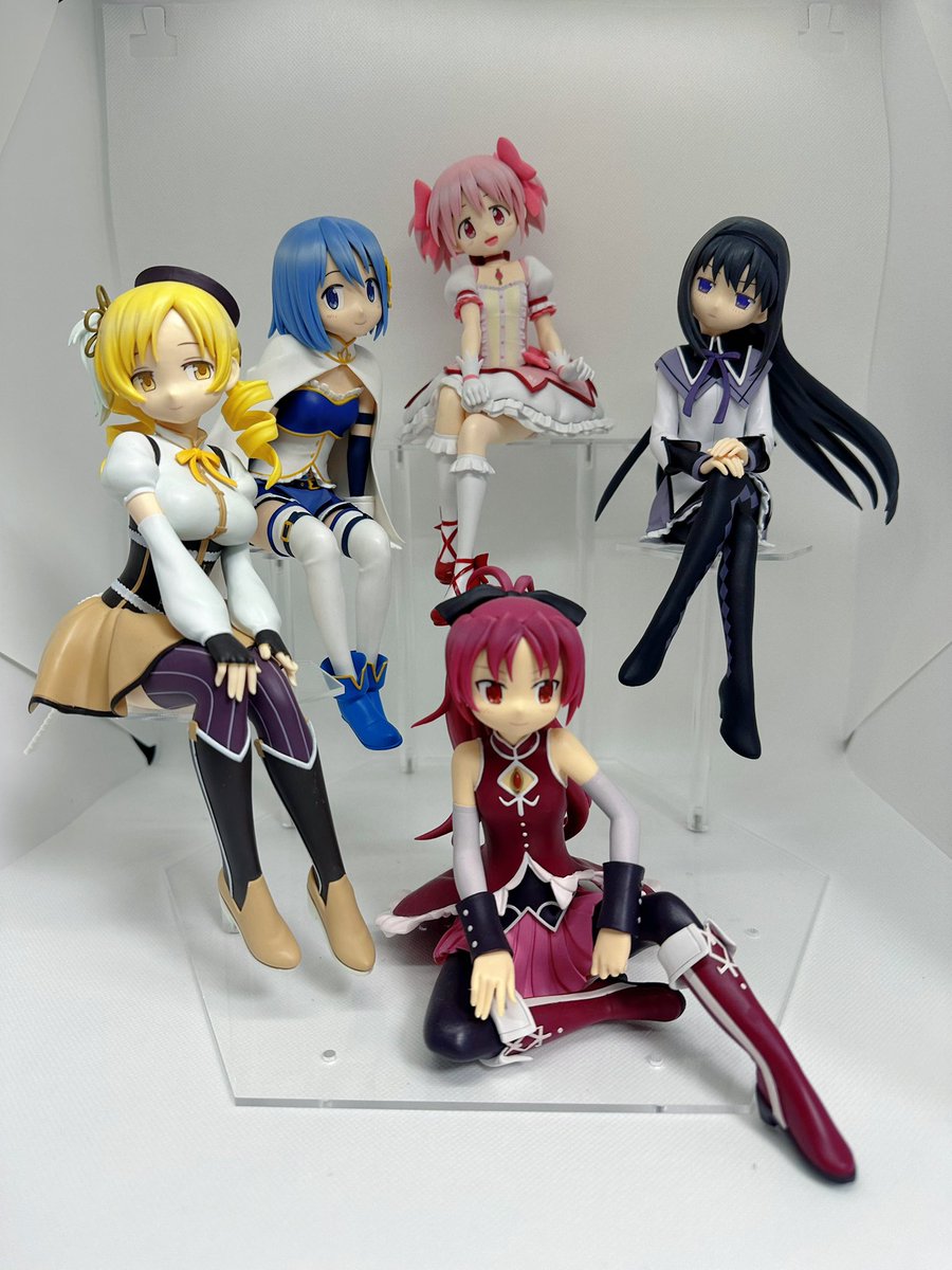 フィギュアの台座を取り寄せて、飾ってみた(っ ॑꒳ ॑c) 高低差つけて