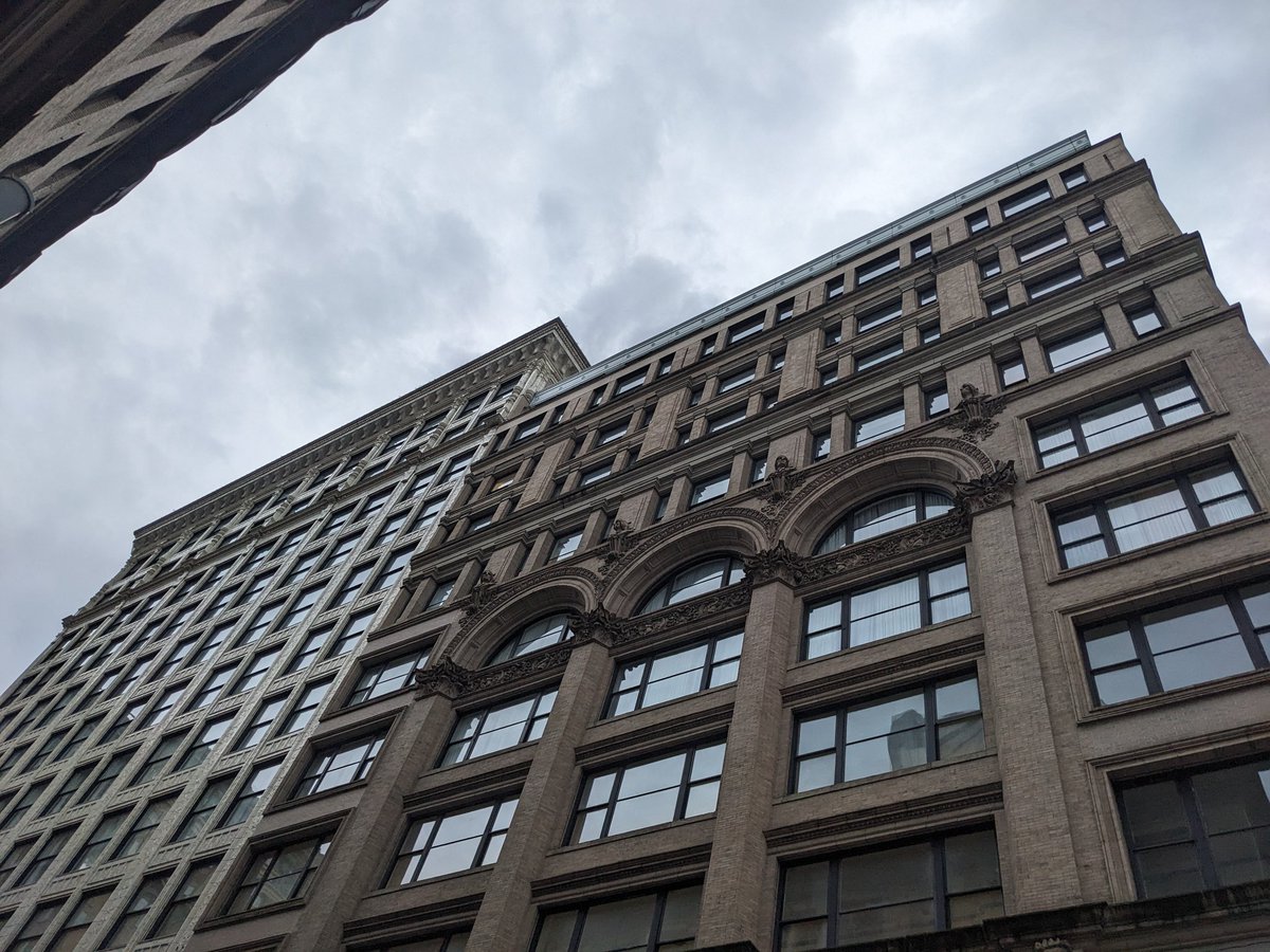 rhascus's tweet photo. Cloudy evening in Pittsburgh https://t.co/rMFYZ8edoo