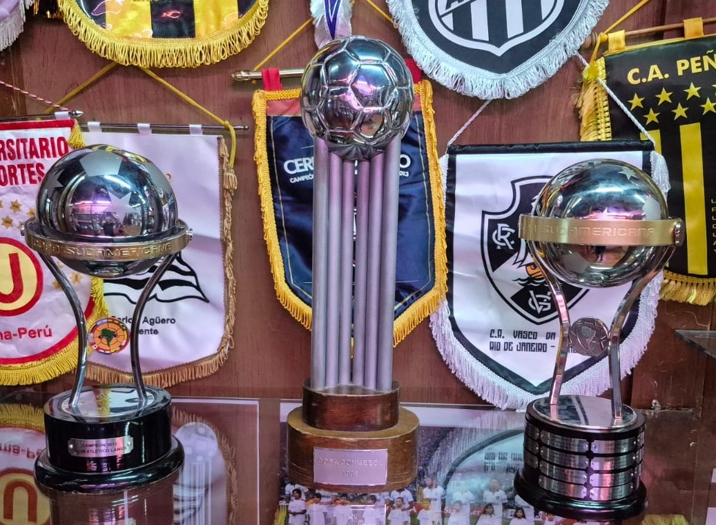 museogranate's tweet photo. ⏩ Con la clasificación a los playoffs de Conmebol Sudamericana, Lanús llega a 15 participaciones en el certamen, siendo el Club que más veces disputó ésta Competición. En dónde ostenta 2 títulos (récord compartido) 🌟 2013 🌟 2026
*️⃣ Además obtuvo la Copa Conmebol en 🌟 1996, siendo precursora de la actual Copa Sudamericana 
📊 Es la Competición n° 28 en Torneos @CONMEBOL 
▶️ Lanús disputará la competición siendo el actual Campeón de la @ConmebolRecopa 🌟🇱🇻