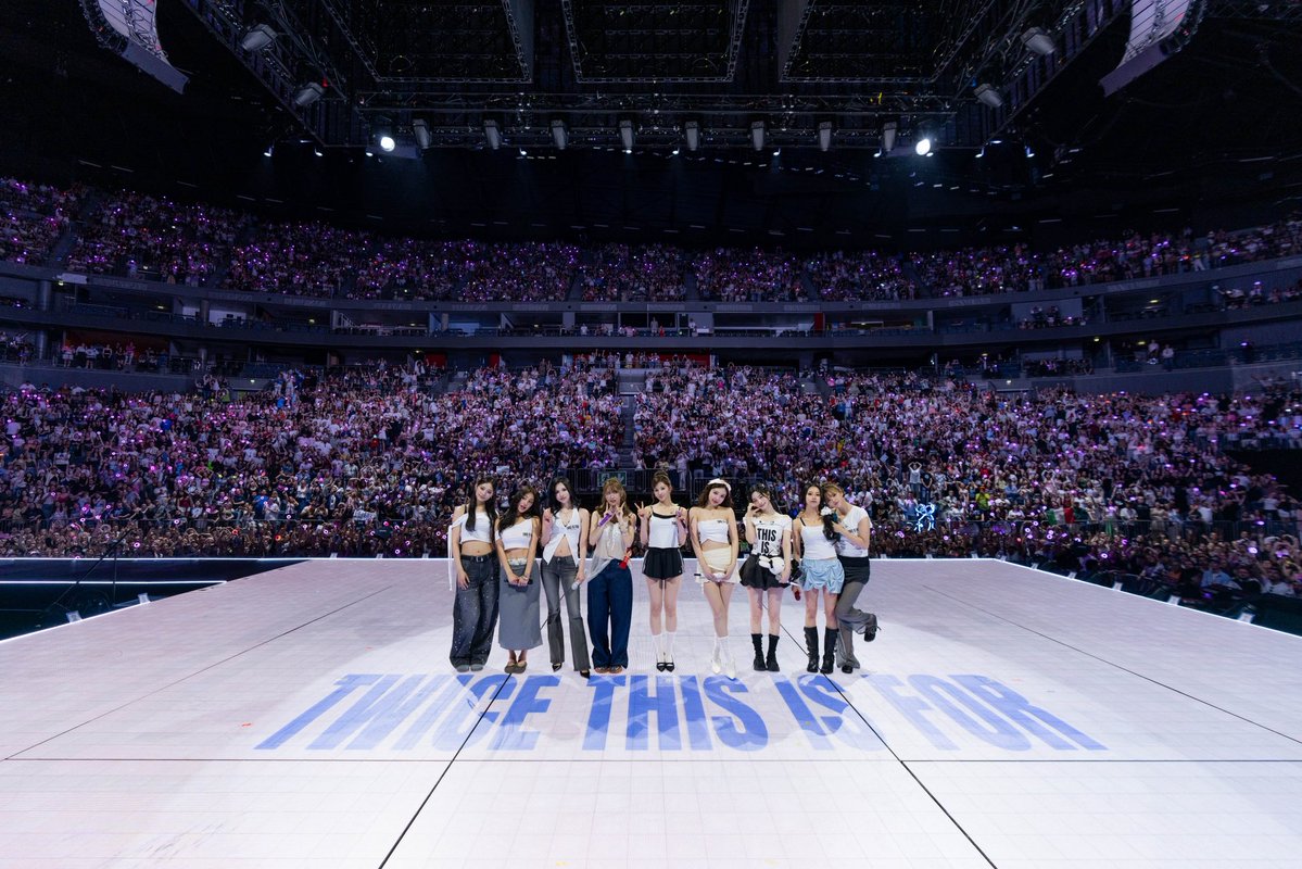 TWICE tweet media