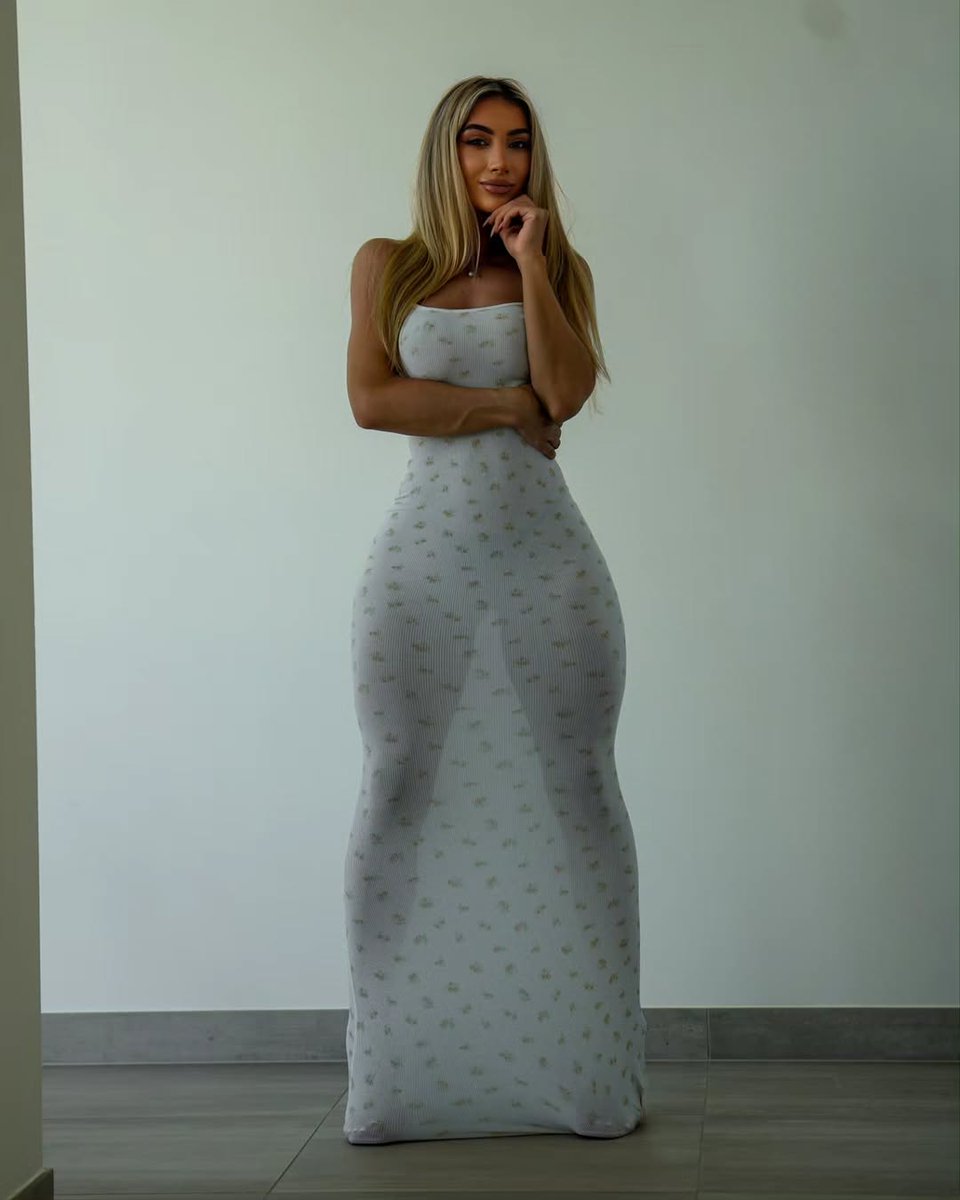 _realsjc's tweet photo. This dress has me feeling a type of way 💕 https://t.co/UYxst1bIxZ